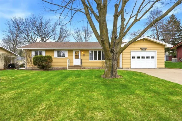 $270,000 | 1430 8th Avenue, Baldwin, WI 54002