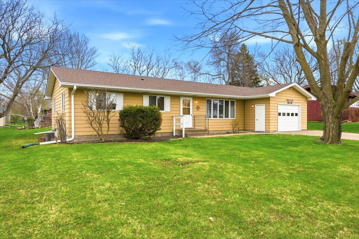 1430 8th Avenue Baldwin, WI 54002 - Photo 2 of 18