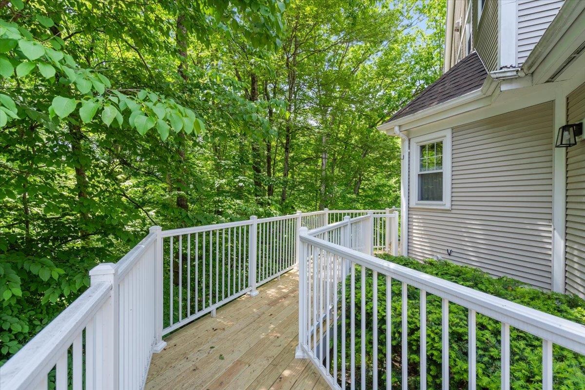 32 Larch Road South Burlington, VT 05403 - Photo 4 of 38