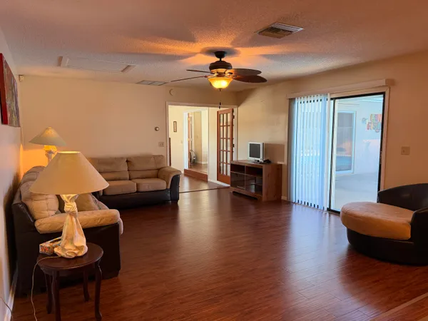 $575,000 | 2081 Southeast 24th Boulevard, Okeechobee, FL 34974