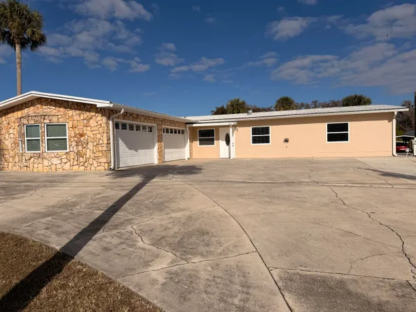 $575,000 | 2081 Southeast 24th Boulevard, Okeechobee, FL 34974