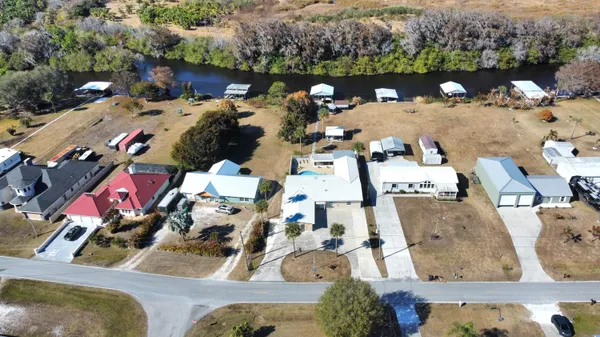 $575,000 | 2081 Southeast 24th Boulevard, Okeechobee, FL 34974