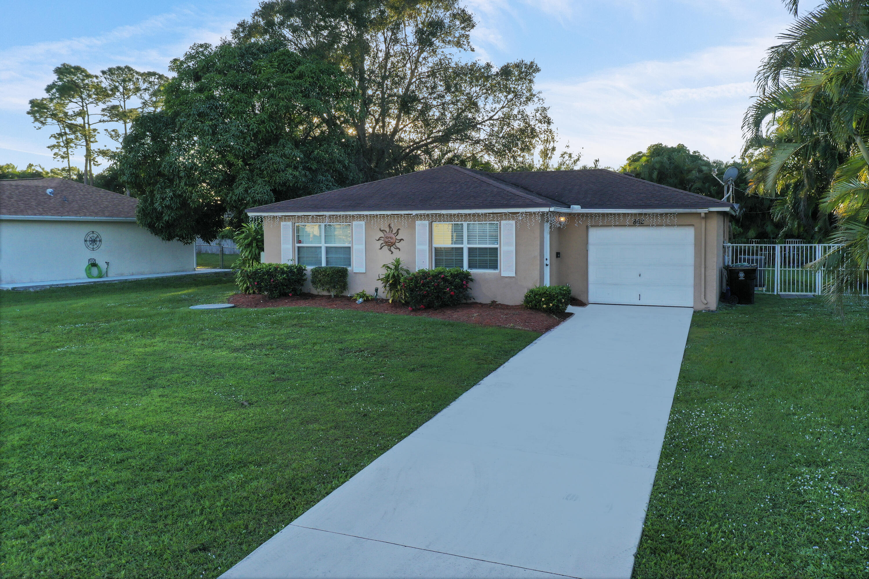 862 Southwest Curtis Street Port St. Lucie, FL 34983 - Photo 2 of 25 Front view of house