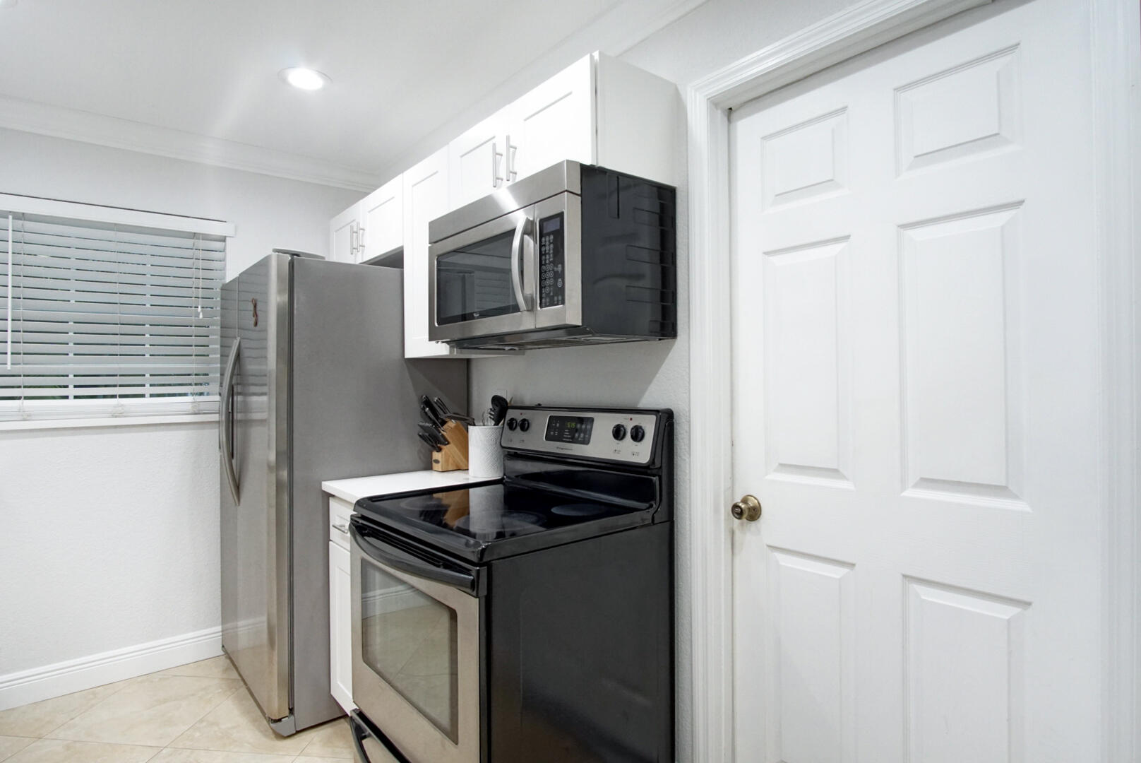 862 Southwest Curtis Street Port St. Lucie, FL 34983 - Photo 10 of 25 Kitchen appliances