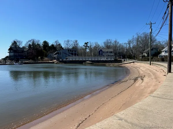 $3,900 | 245 Alps Road, Branford, CT 06405