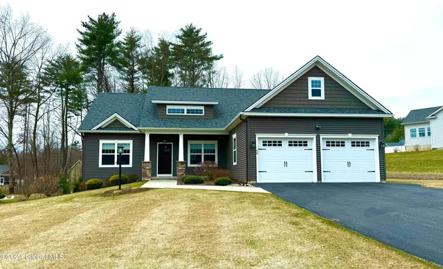 $664,900 | 3 Hidden Pond Way, Fort Edward, NY 12828