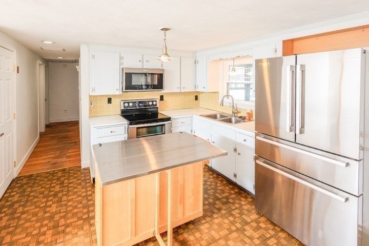 16 Willow Road Milford, MA 01757 - Photo 5 of 38 Gallery Image 5