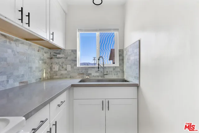 $1,550 | 7228 Allott Avenue, Unit 5, Van Nuys, CA 91405