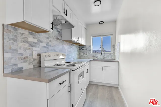 $1,550 | 7228 Allott Avenue, Unit 5, Van Nuys, CA 91405