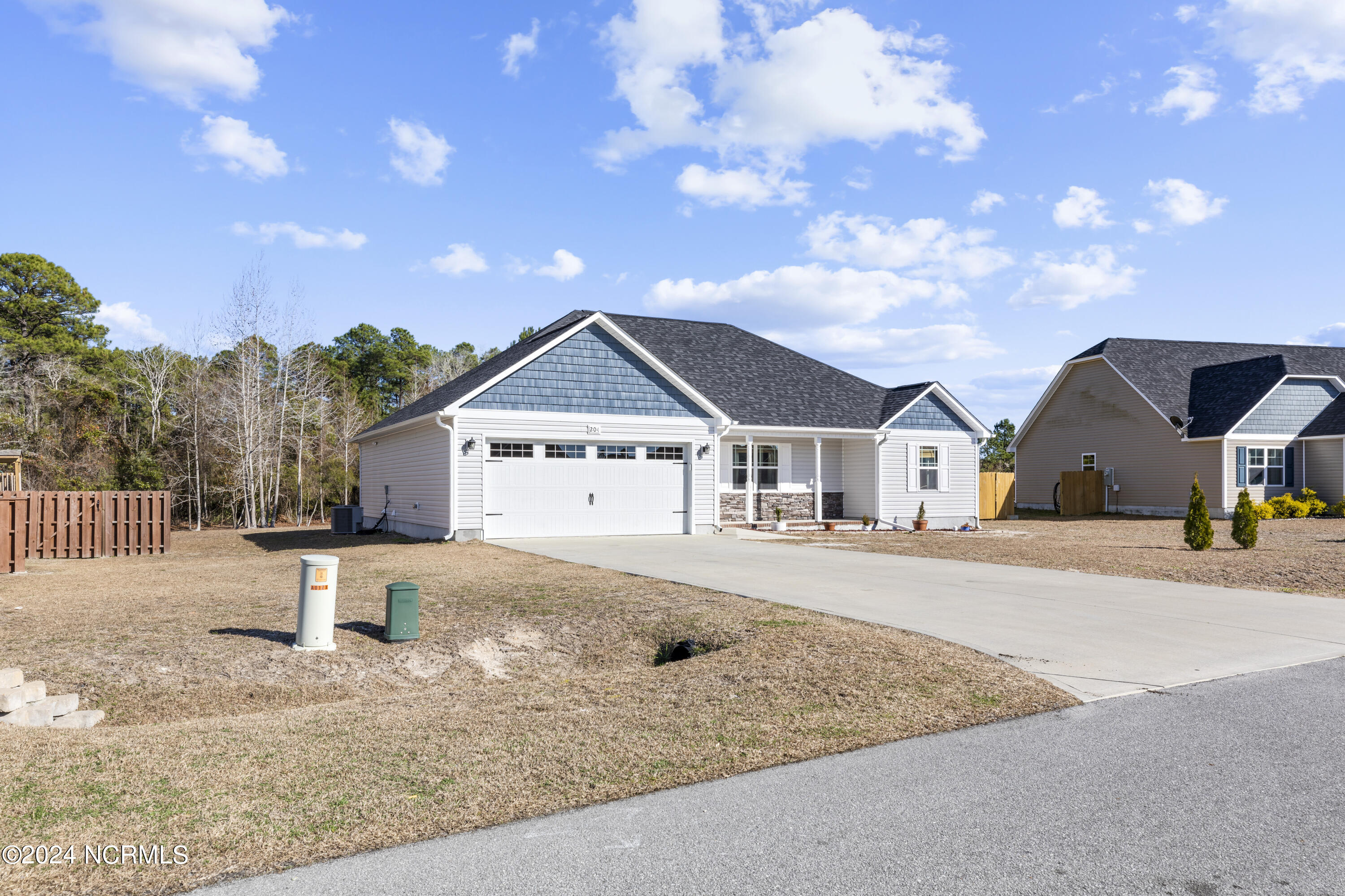 204 Tappi Terrace Hubert, NC 28539 - Photo 3 of 21 0W2A4859