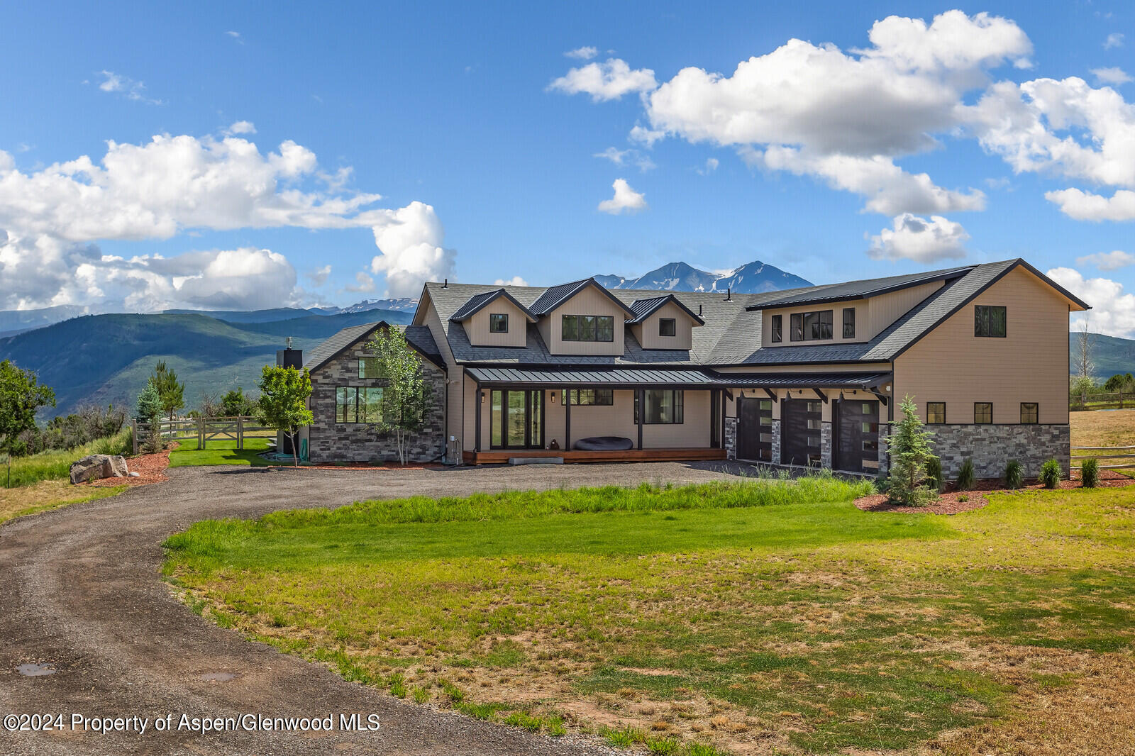 577 Fox Run Drive Carbondale, CO 81623 - Photo 10 of 69 04_577_Fox_Run_missouri_heights_81623004