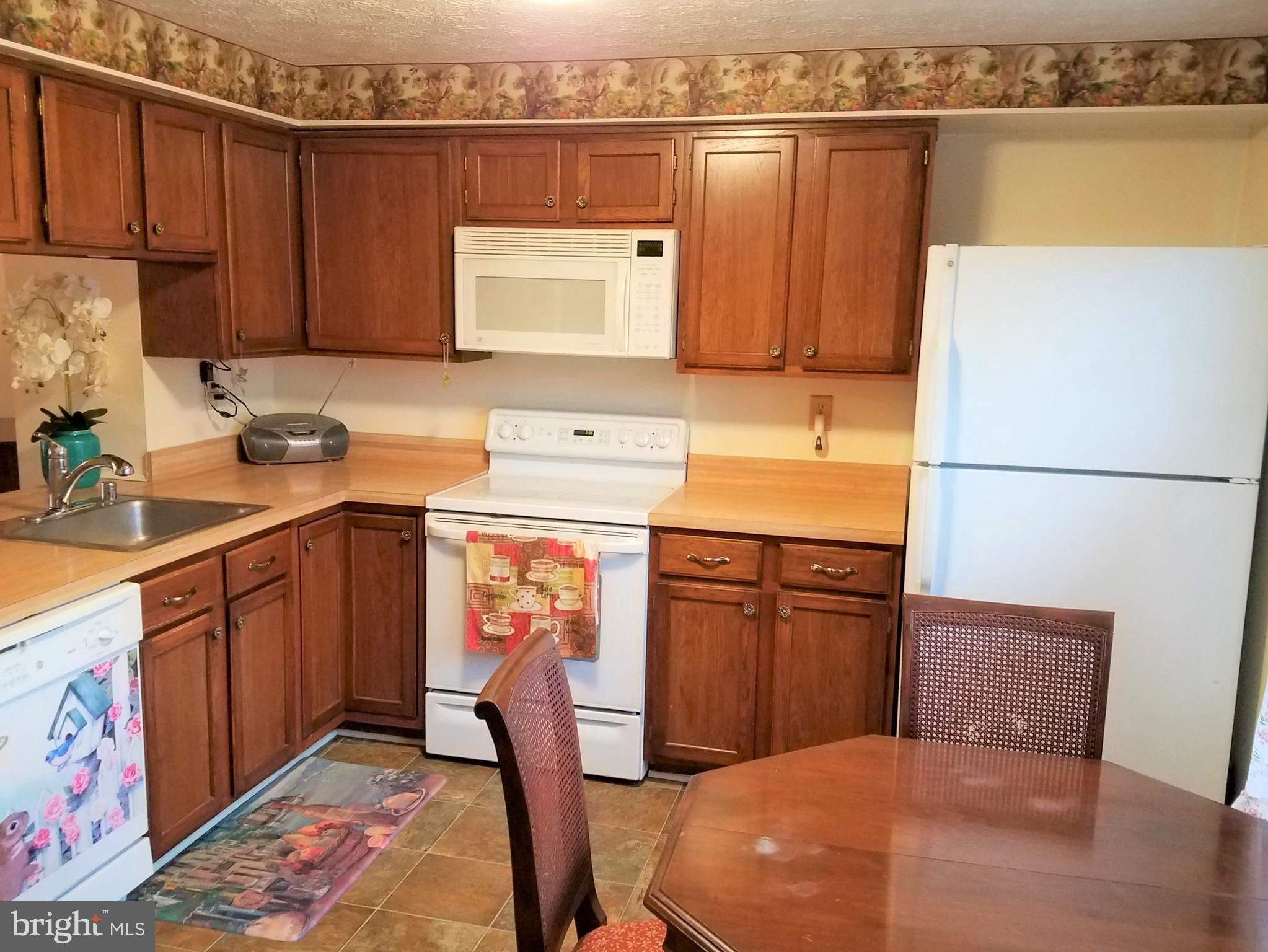 1322 Acorn Ridge Court Edgewood, MD 21040 - Photo 6 of 23 Eat- In Kithen