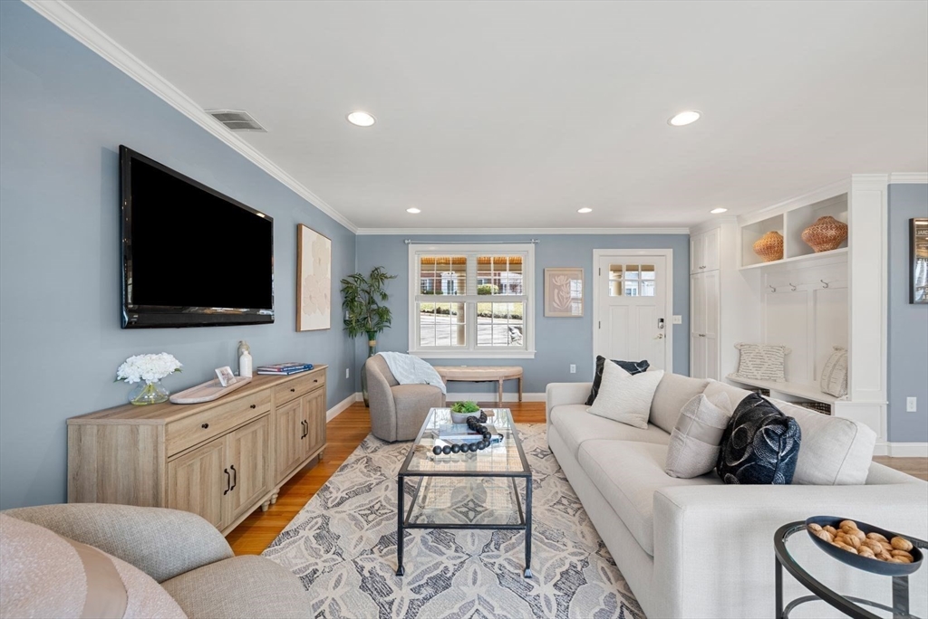 166 Hillcrest Road Needham, MA 02492 - Photo 19 of 41