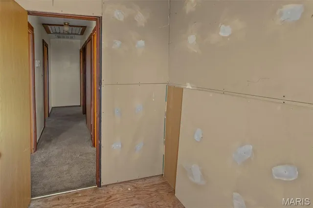 $299,000 | 2998 Gresham Hollow Road, Hamburg, IL 62045