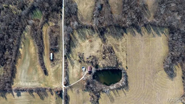 $275,000 | 2998 Gresham Hollow Road, Hamburg, IL 62045