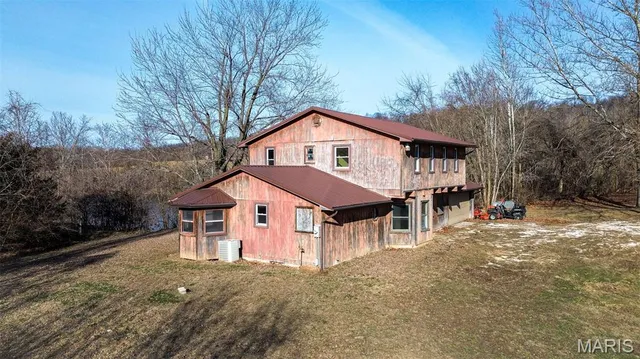$299,000 | 2998 Gresham Hollow Road, Hamburg, IL 62045