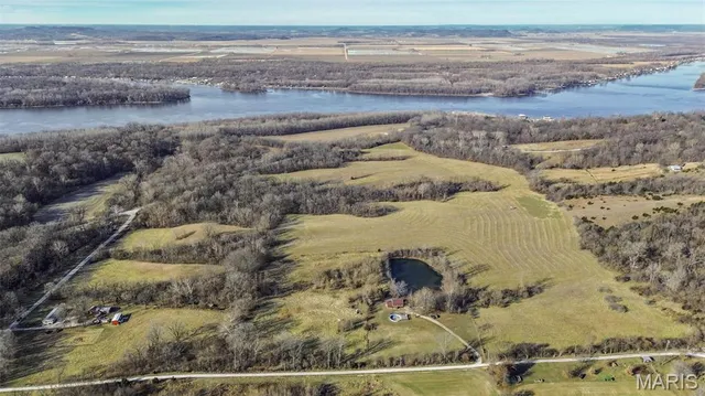 $299,000 | 2998 Gresham Hollow Road, Hamburg, IL 62045