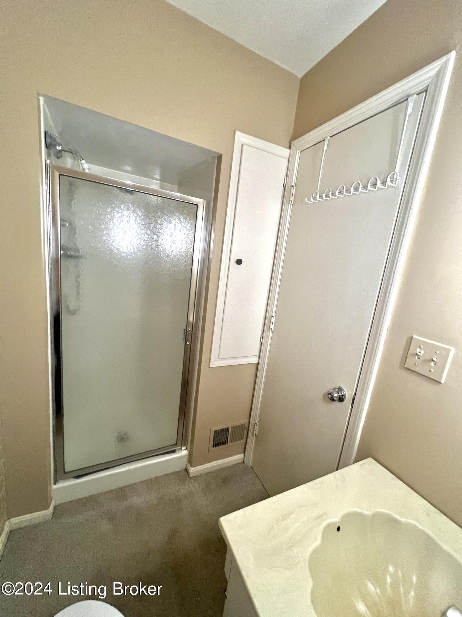 126 Blue Ridge Road Louisville, KY 40223 - Photo 51 of 88 126 Blue Ridge Rd - Bath
