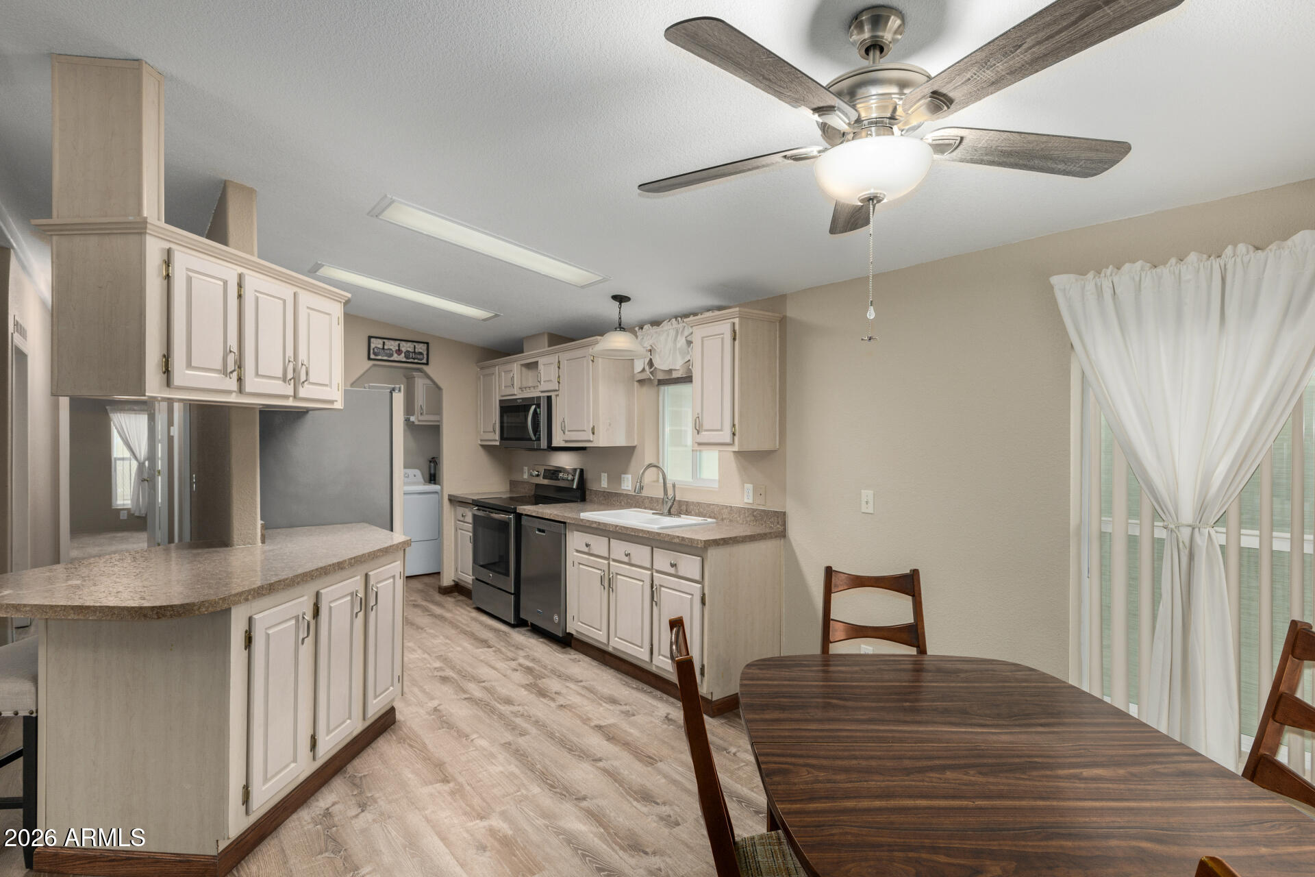 2400 East Baseline Avenue, Unit 285 Apache Junction, AZ 85119 - Photo 3 of 26 Kitchen