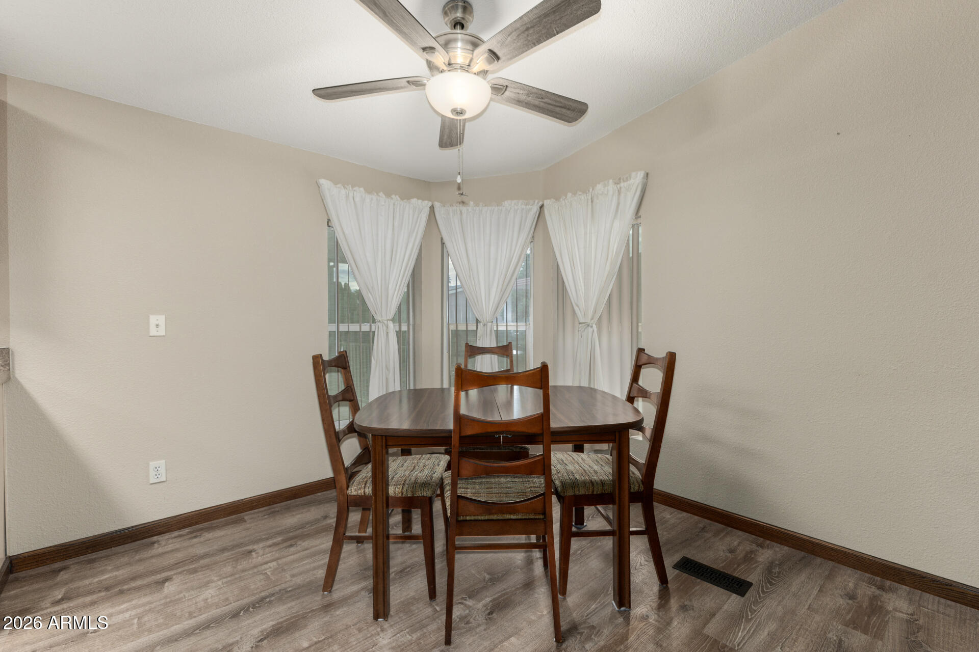 2400 East Baseline Avenue, Unit 285 Apache Junction, AZ 85119 - Photo 5 of 26 Dining