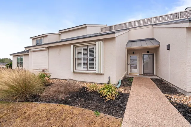 $420,000 | 1903 Bayhouse, Rockport, TX 78382