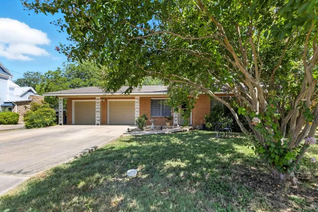 $570,000 | 606 East Liberty Avenue, Round Rock, TX 78664