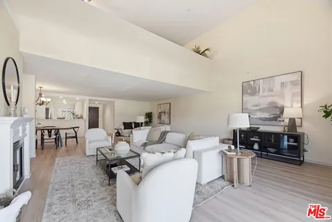 $1,599,000 | 700 Esplanade, Unit 30, Redondo Beach, CA 90277