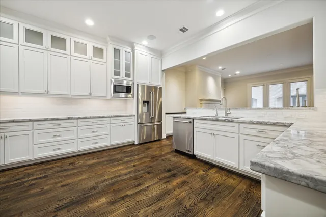 $5,000 | 6008 Potomac Park Drive, Houston, TX 77057