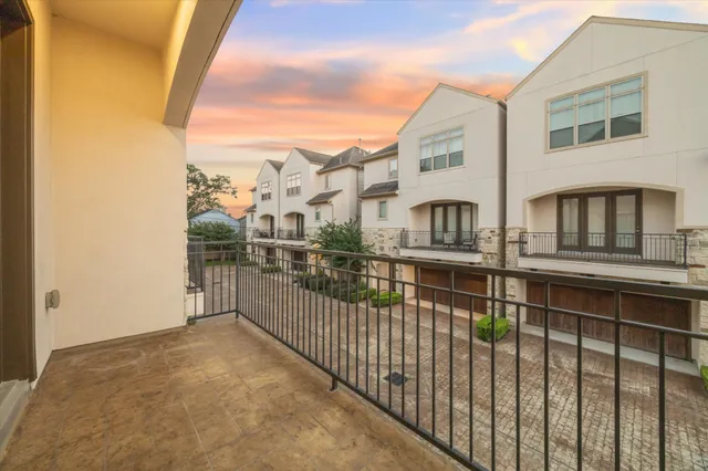 $5,000 | 6008 Potomac Park Drive, Houston, TX 77057