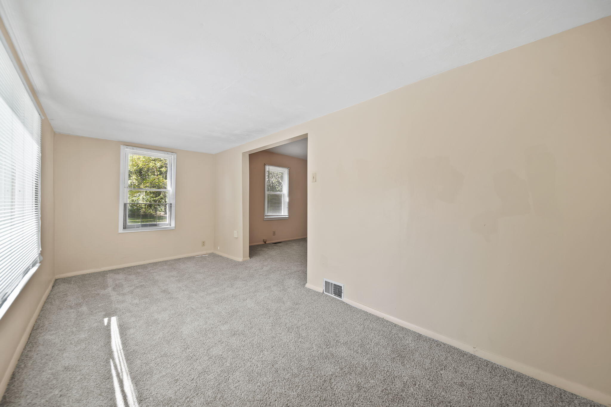 48000 Wear Road Belleville, MI 48111 - Photo 7 of 38 7-web-or-mls-DSC08737