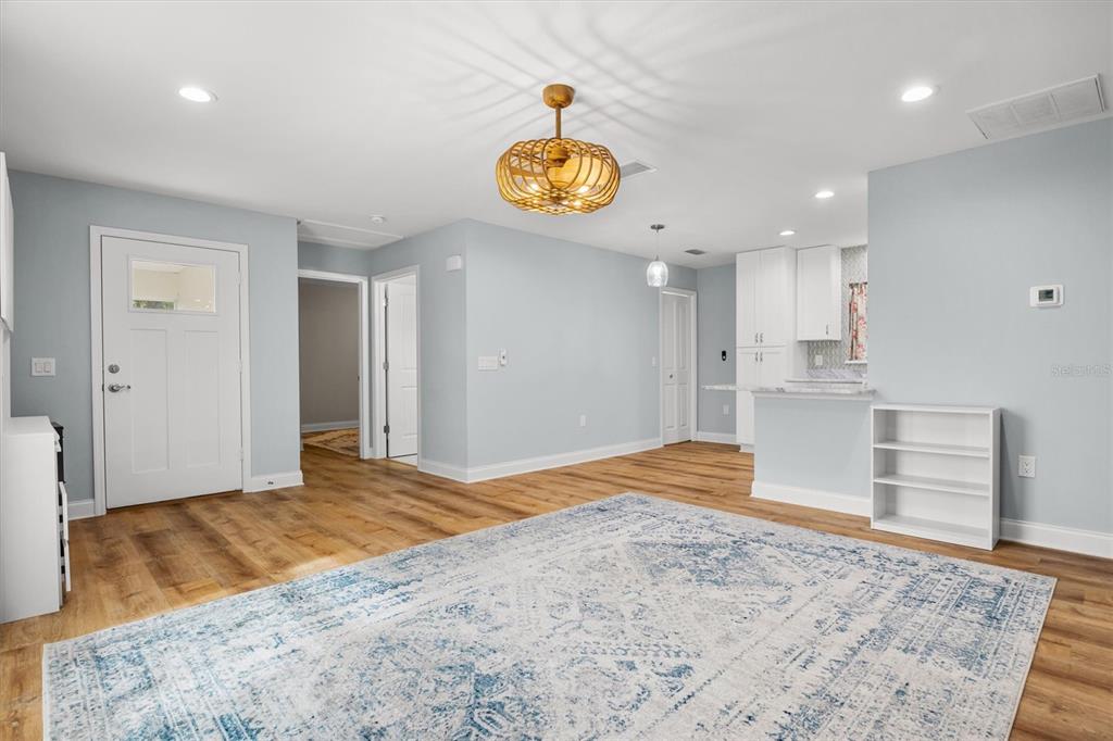 4020 Connersville Road Bartow, FL 33830 - Photo 37 of 50 a bedroom with a bed and a dresser