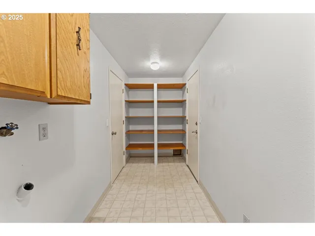 $610,000 | 10220 Southwest Paulina Drive, Tualatin, OR 97062