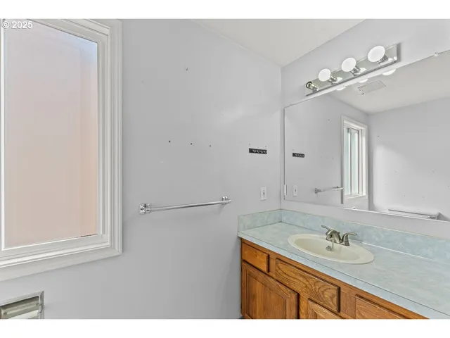 $610,000 | 10220 Southwest Paulina Drive, Tualatin, OR 97062