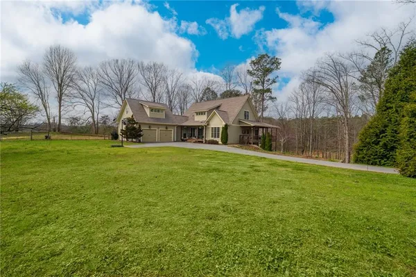 $950,000 | 723 Sulphur Springs Road Southeast, Fairmount, GA 30139