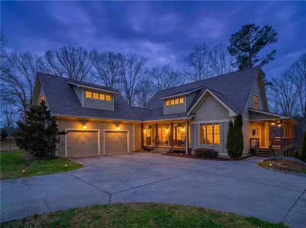 $950,000 | 723 Sulphur Springs Road Southeast, Fairmount, GA 30139