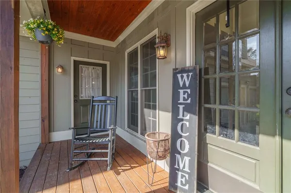 $950,000 | 723 Sulphur Springs Road Southeast, Fairmount, GA 30139