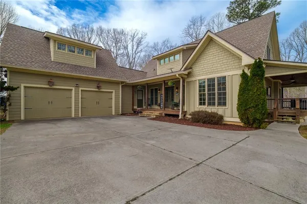 $950,000 | 723 Sulphur Springs Road Southeast, Fairmount, GA 30139