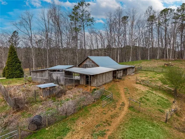 $950,000 | 723 Sulphur Springs Road Southeast, Fairmount, GA 30139