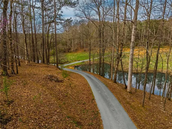 $950,000 | 723 Sulphur Springs Road Southeast, Fairmount, GA 30139