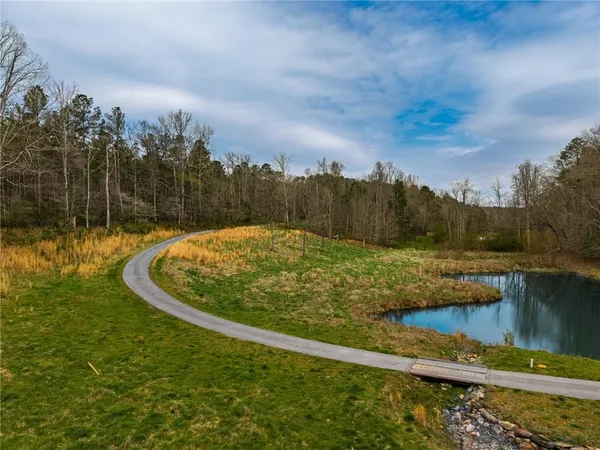 $950,000 | 723 Sulphur Springs Road Southeast, Fairmount, GA 30139
