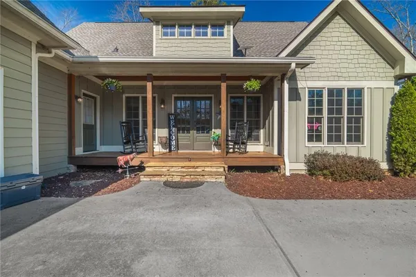 $950,000 | 723 Sulphur Springs Road Southeast, Fairmount, GA 30139