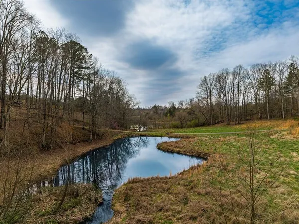 $950,000 | 723 Sulphur Springs Road Southeast, Fairmount, GA 30139