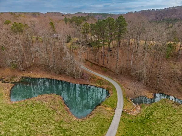 $950,000 | 723 Sulphur Springs Road Southeast, Fairmount, GA 30139