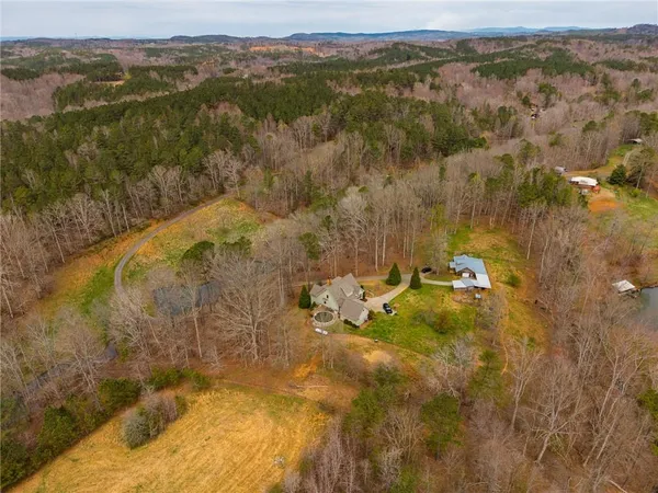 $950,000 | 723 Sulphur Springs Road Southeast, Fairmount, GA 30139