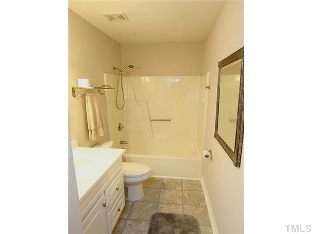 3327 Mill Run Raleigh, NC 27612 - Photo 8 of 12