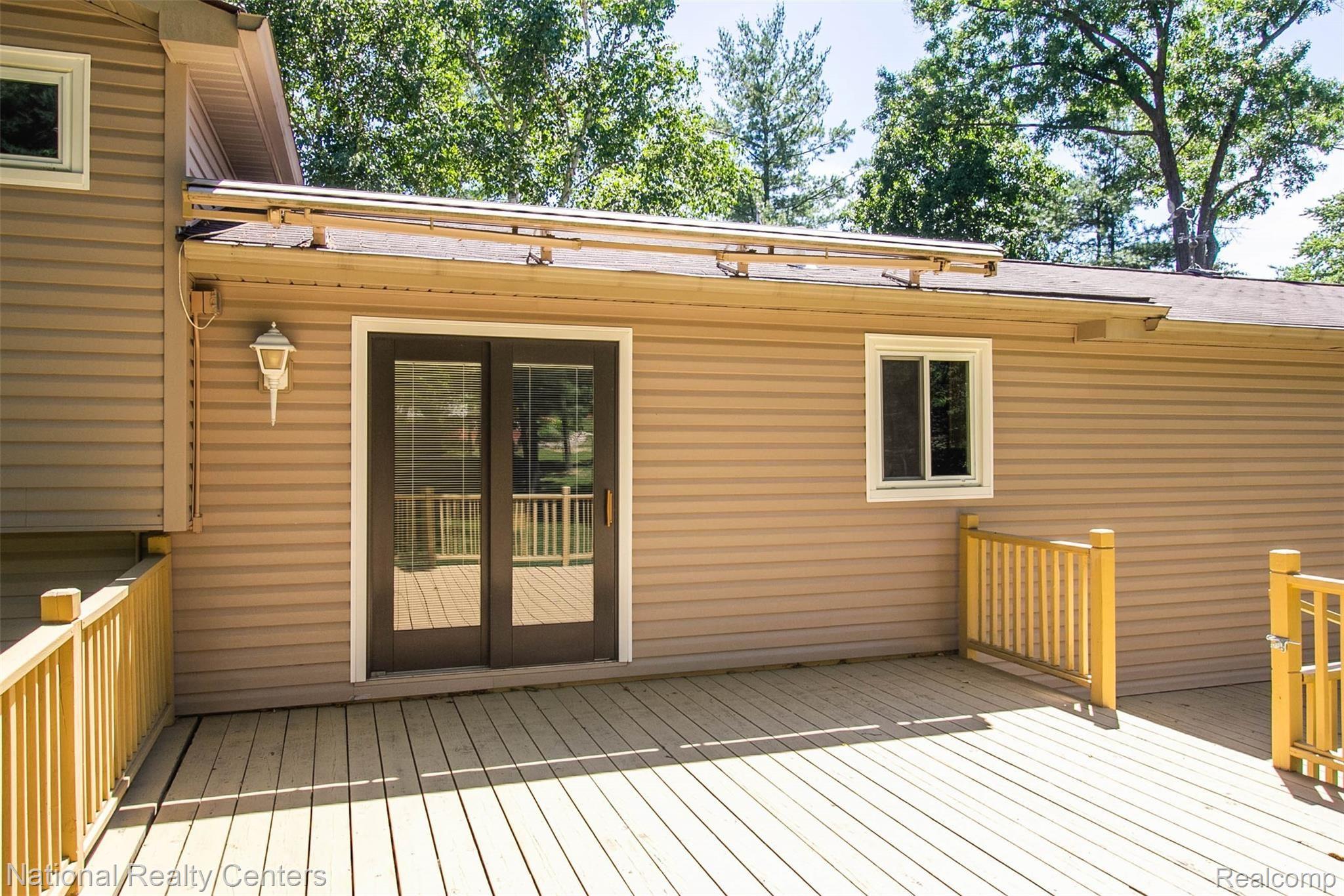 4171 England Beach Road White Lake, MI 48383 - Photo 20 of 41 38.jpg