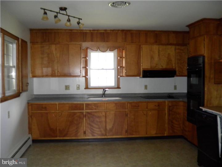 95 Annapolis Road Pennsville, NJ 08070 - Photo 3 of 10