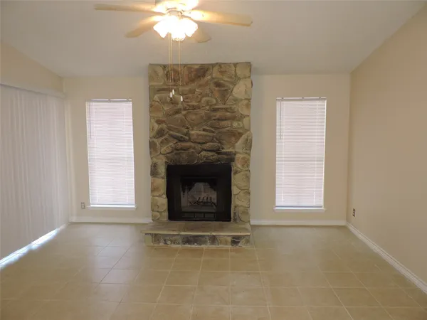 $1,150 | 17401 Red Oak Drive, Unit 104, Houston, TX 77090