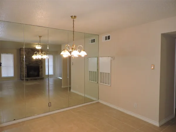 $1,150 | 17401 Red Oak Drive, Unit 104, Houston, TX 77090