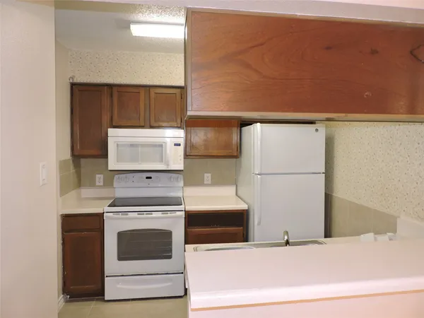 $1,150 | 17401 Red Oak Drive, Unit 104, Houston, TX 77090